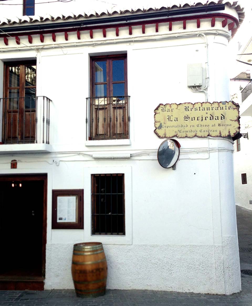 Restaurante La Sociedad en Canillas de Aceituno, familia Aguilera